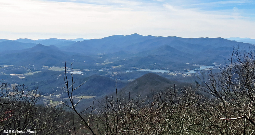 Bell_&_Lake_from_Eagle_Mtn