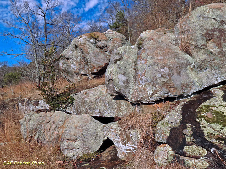 Kenn_slope_outcrop_boulder