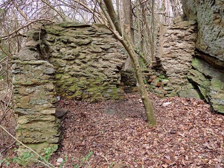 Wall_ruins