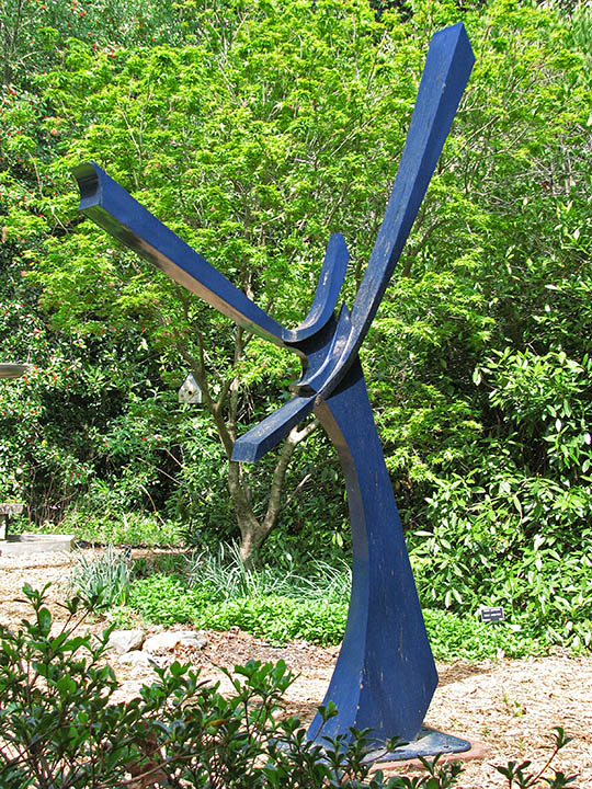 Blue_sculpture