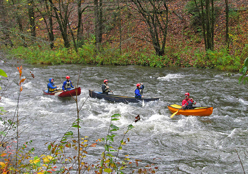 Nantahala_canoes