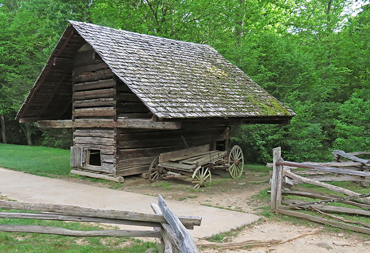 Corn_crib