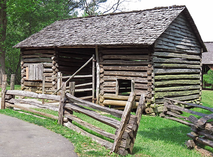 Tipton_corncrib