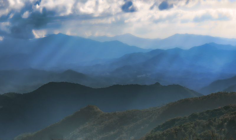 Mtn_sun_beams