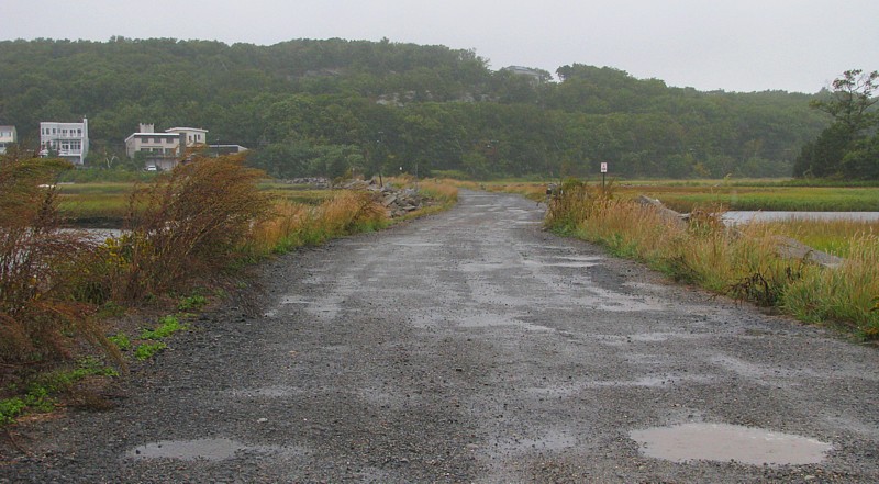 Stone_Pier_road