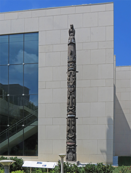 Totem_Pole