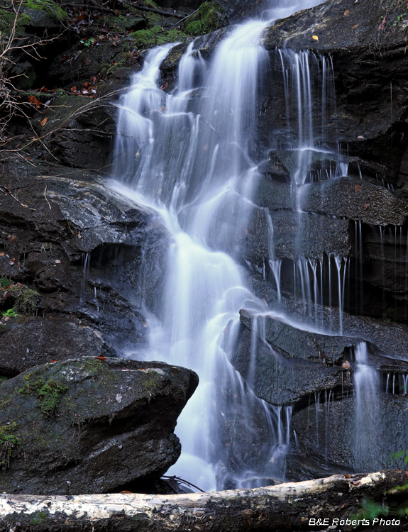 Layered_Cliff_Falls-detail