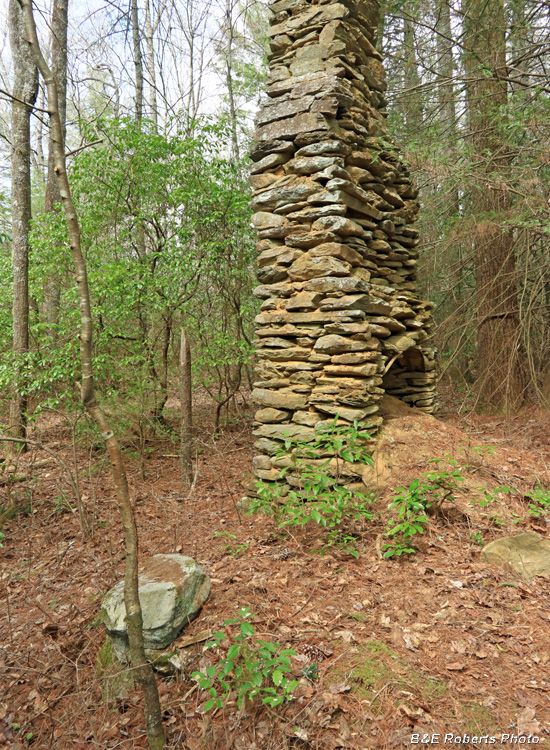 Chimney_stacked_rock_corner