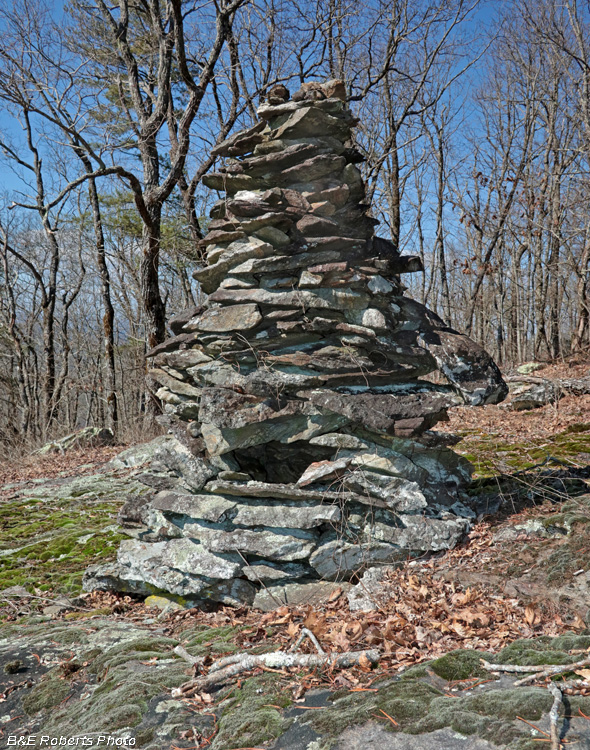 Hollow_cairn