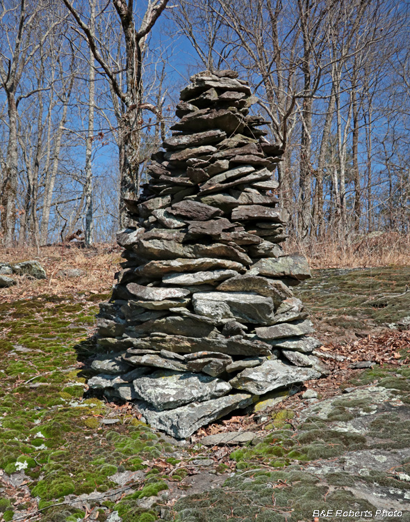 Hollow_cairn