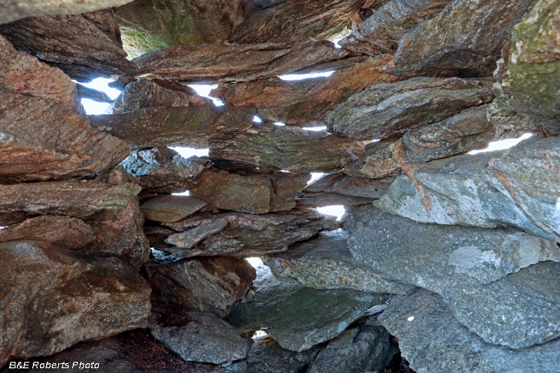 Cairn_interior