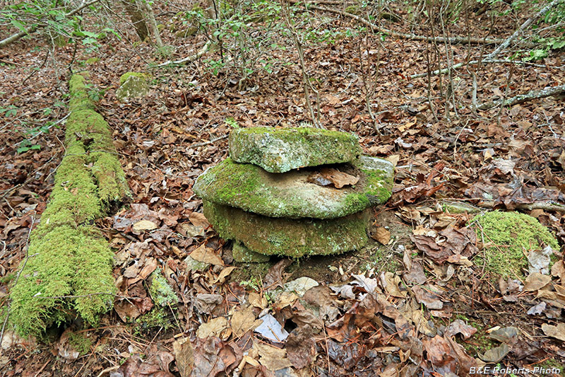 Stacked_corner_rocks