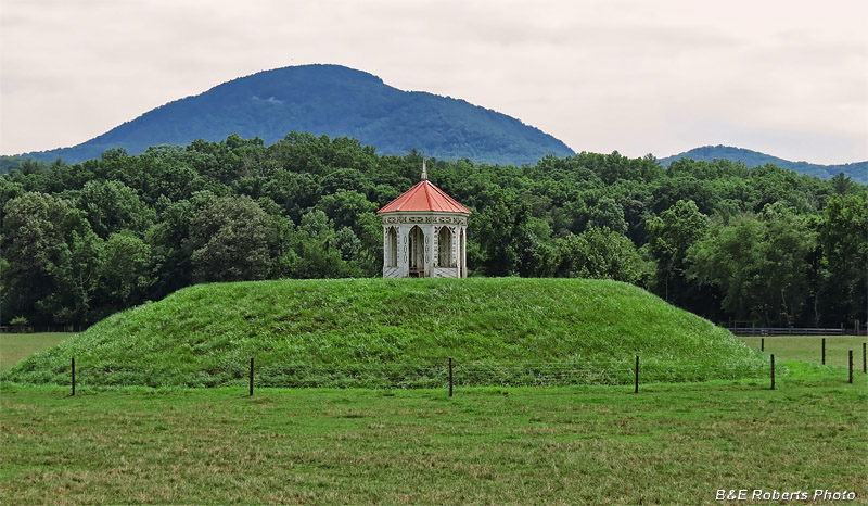 Nacoochee_mound