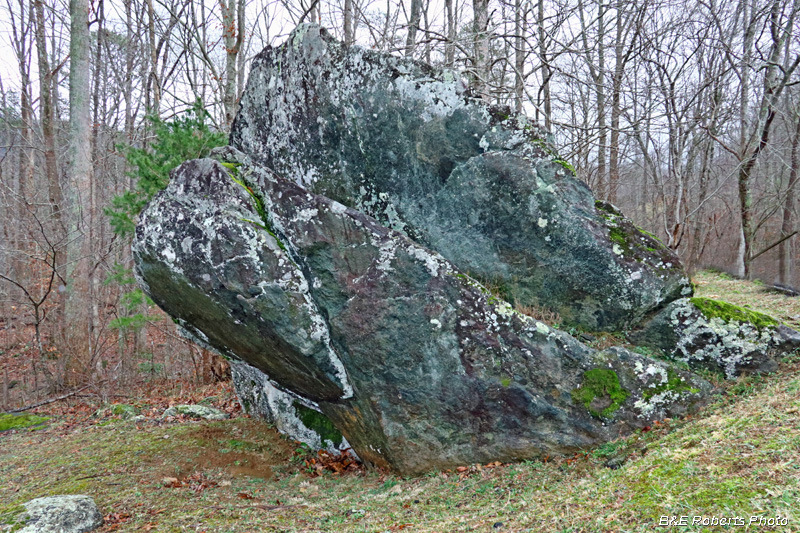 Overhang_boulder