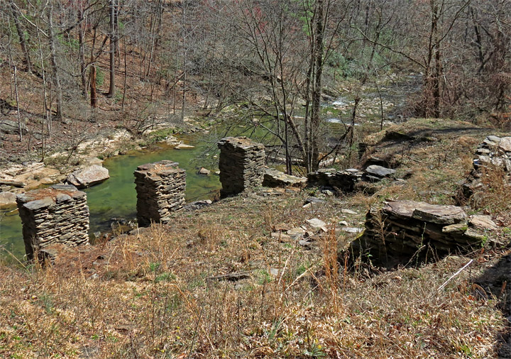 Akers_Mill_support Columns