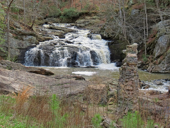 Mill_ruins_falls