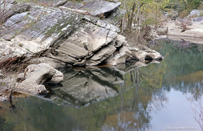 Eroded_rocks_water