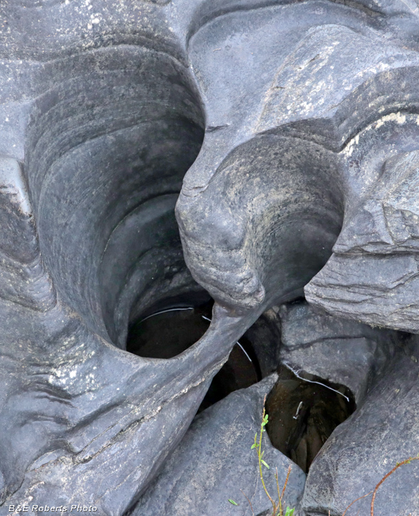 Water_sculpted_rock