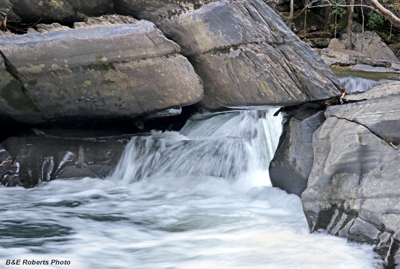 Waterfall_under_ledge