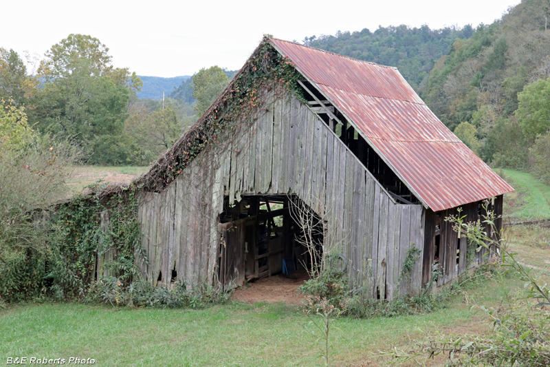 Vaughn_farm_barn