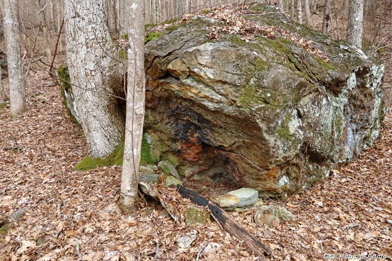 Rock_shelter_fireplace