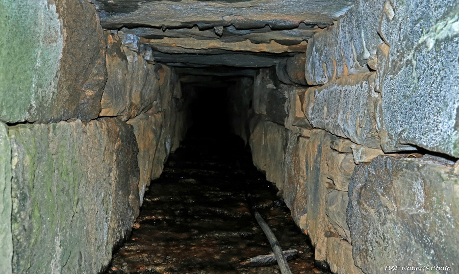 Culvert-DicksCrk_E5_N-inside